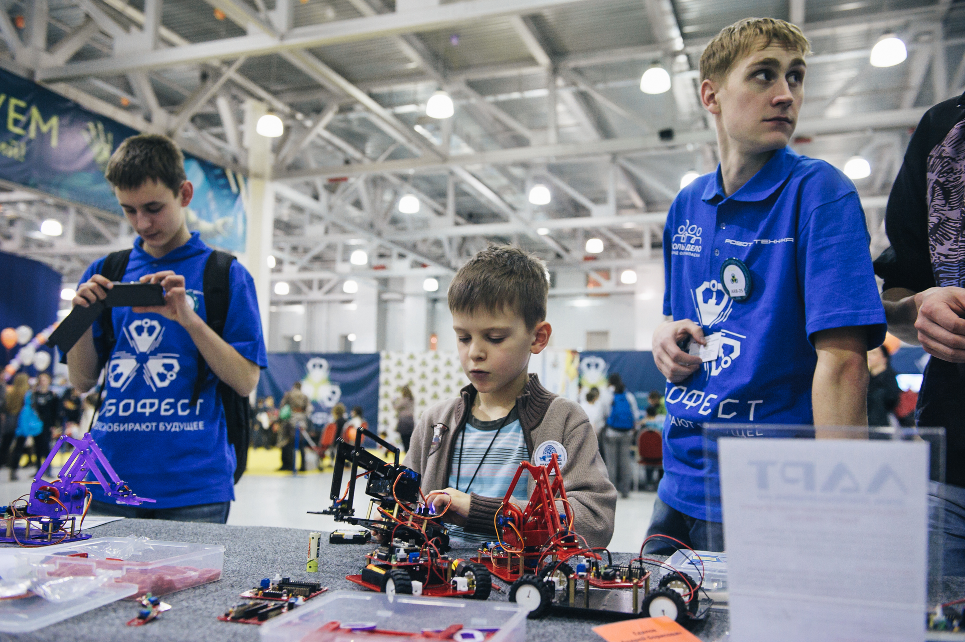 Moscow schoolchildren sweep RoboFest competition